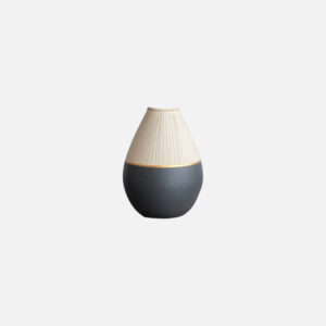 Beige flower vase - WeShop - Premium WordPress & WooCommerce theme by Euthemians - powered by Greatives